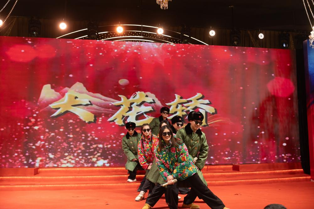 1772076139199502 大花轿